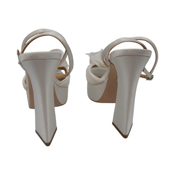 Badgley Mischka Flower Satin High Heel Bridal Platform Sandals Soft White Sz 6 - Picture 3 of 6